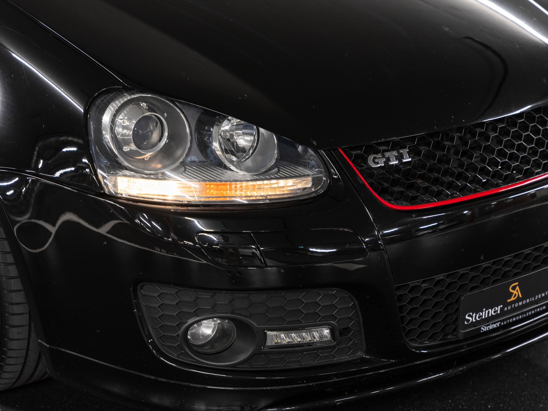 VW Golf 2.0 TFSI GTI Edition 30-image-13