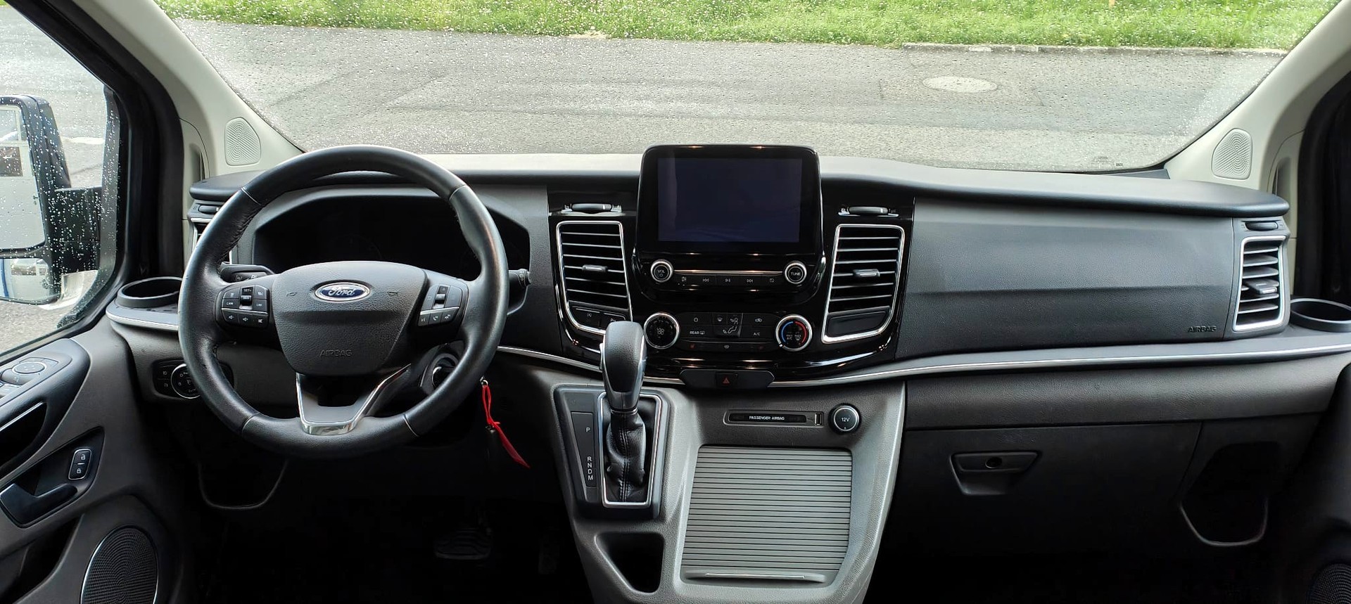FORD Tourneo Custom 310 L1H1 Titanium SelectShift A-image-11