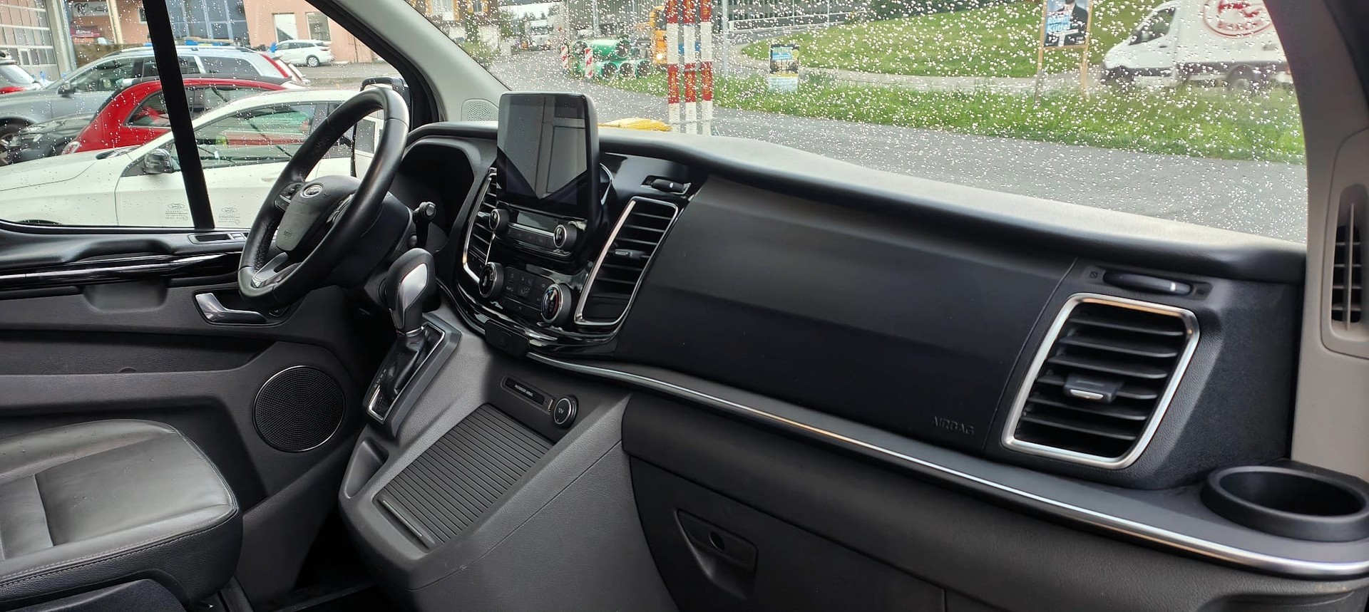 FORD Tourneo Custom 310 L1H1 Titanium SelectShift A-image-12