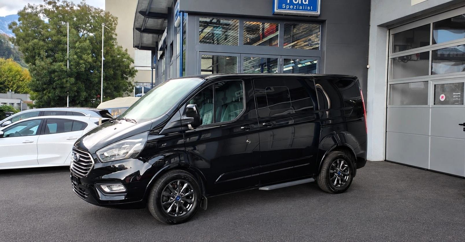 FORD Tourneo Custom 310 L1H1 Titanium SelectShift A-image-9