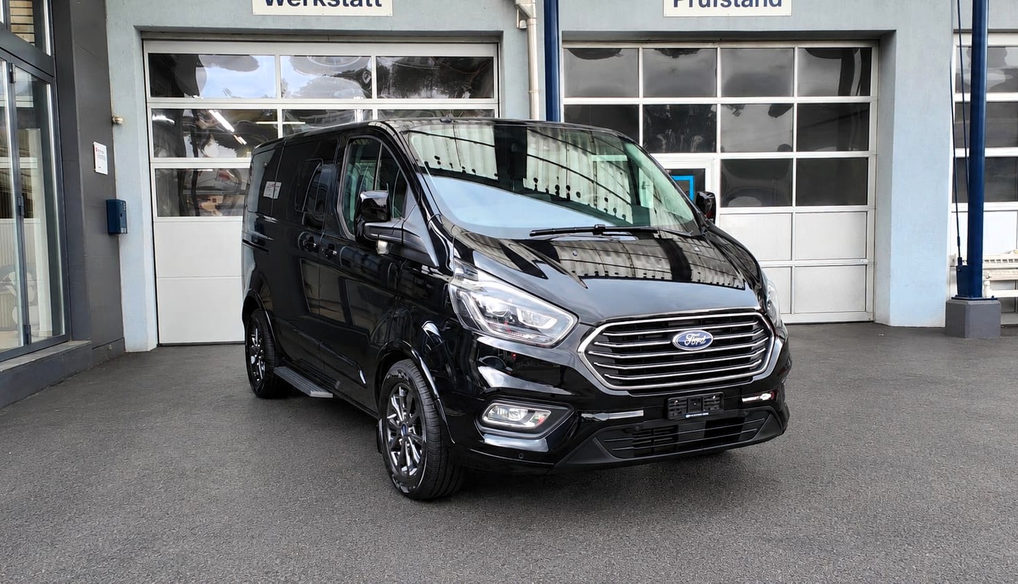 FORD Tourneo Custom 310 L1H1 Titanium SelectShift A-image-2