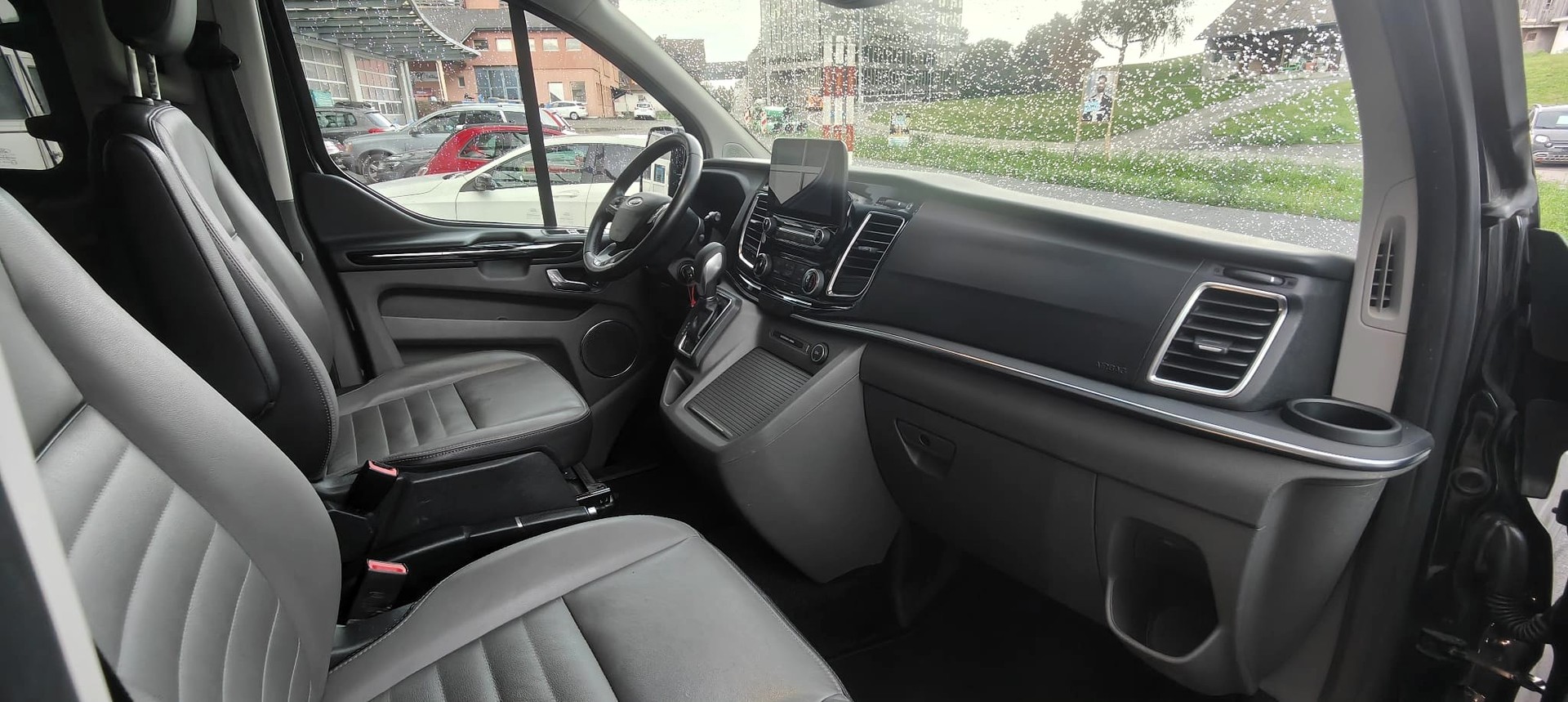FORD Tourneo Custom 310 L1H1 Titanium SelectShift A-image-13