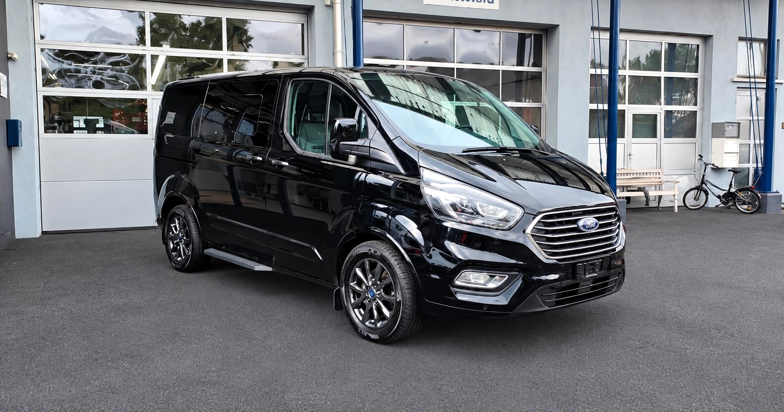 FORD Tourneo Custom 310 L1H1 Titanium SelectShift A-image-3