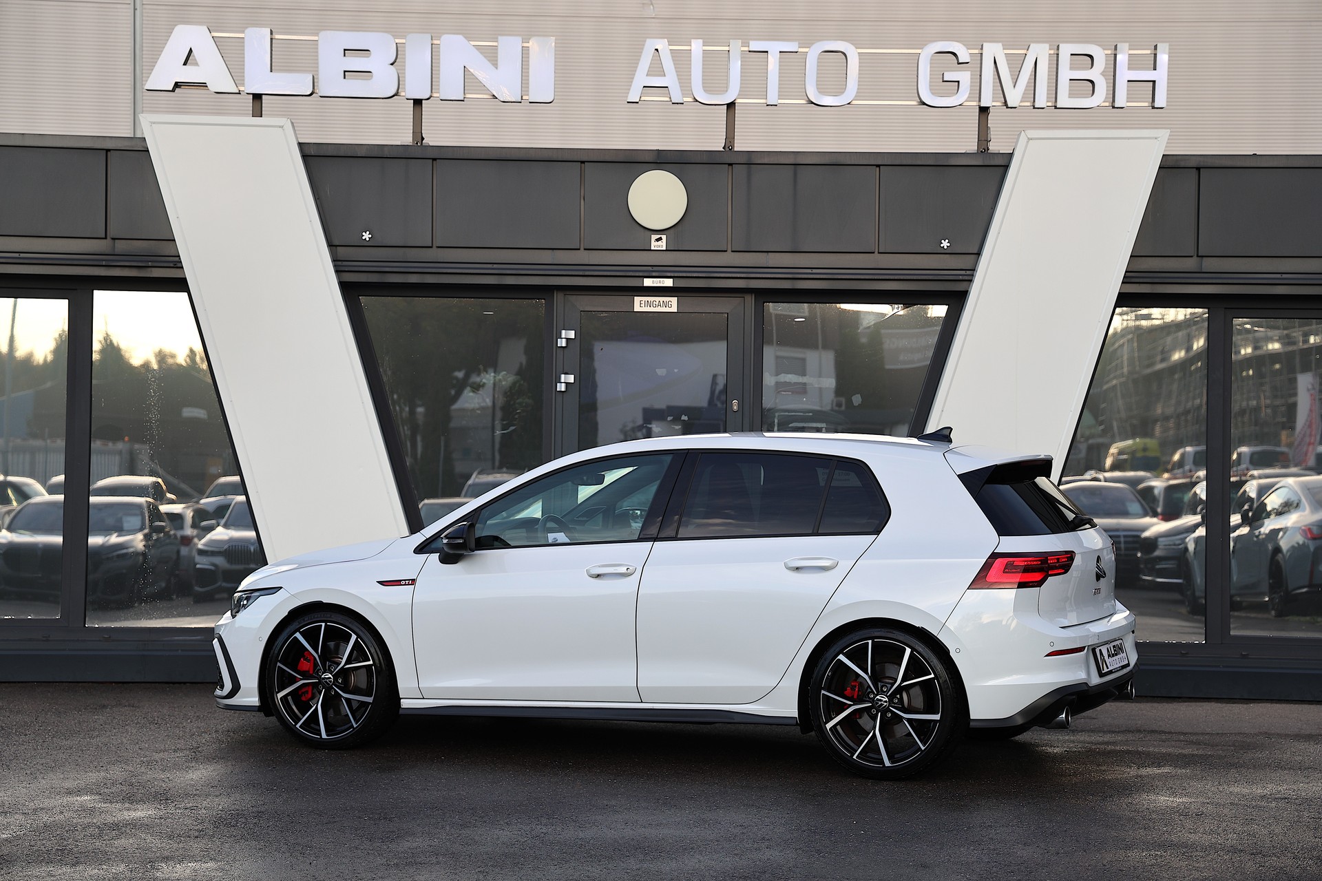 VW Golf VIII 2.0 TSI GTI DSG "Werksgarantie bis 03.2028*-image-3