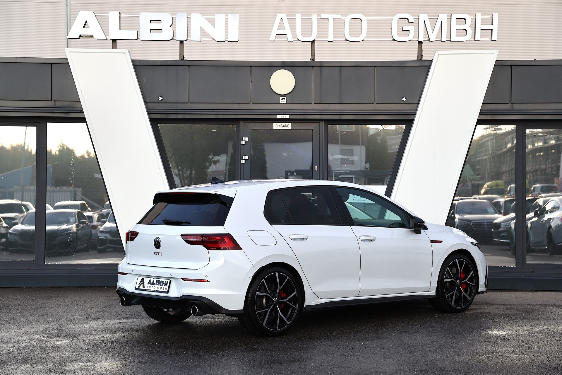 VW Golf VIII 2.0 TSI GTI DSG "Werksgarantie bis 03.2028*-image-2