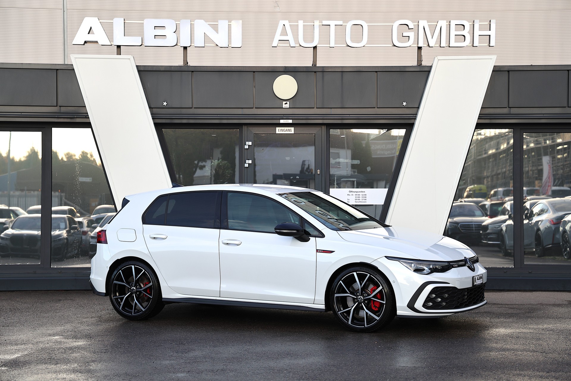 VW Golf VIII 2.0 TSI GTI DSG "Werksgarantie bis 03.2028*-image-1