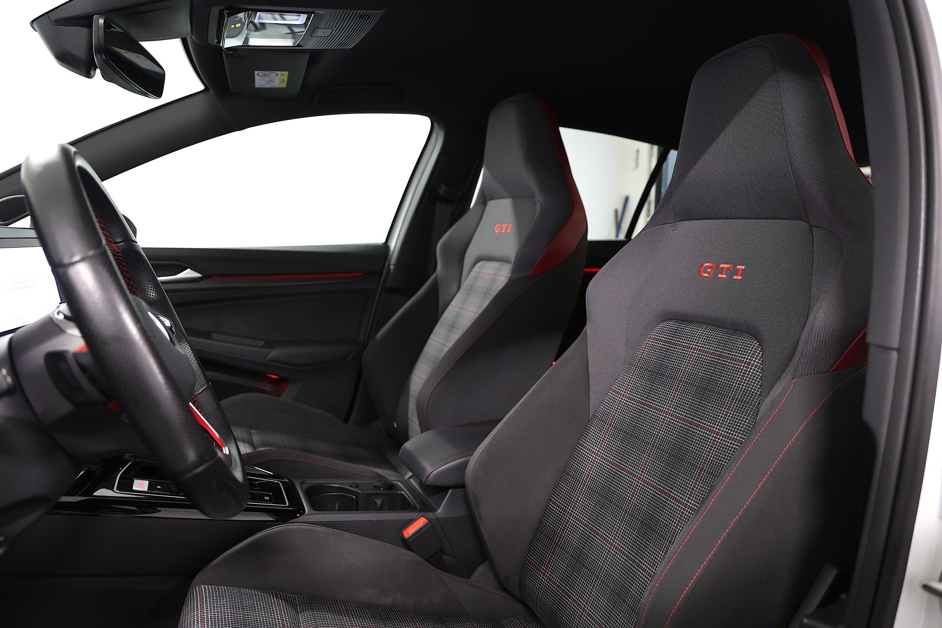 VW Golf VIII 2.0 TSI GTI DSG "Werksgarantie bis 03.2028*-image-6