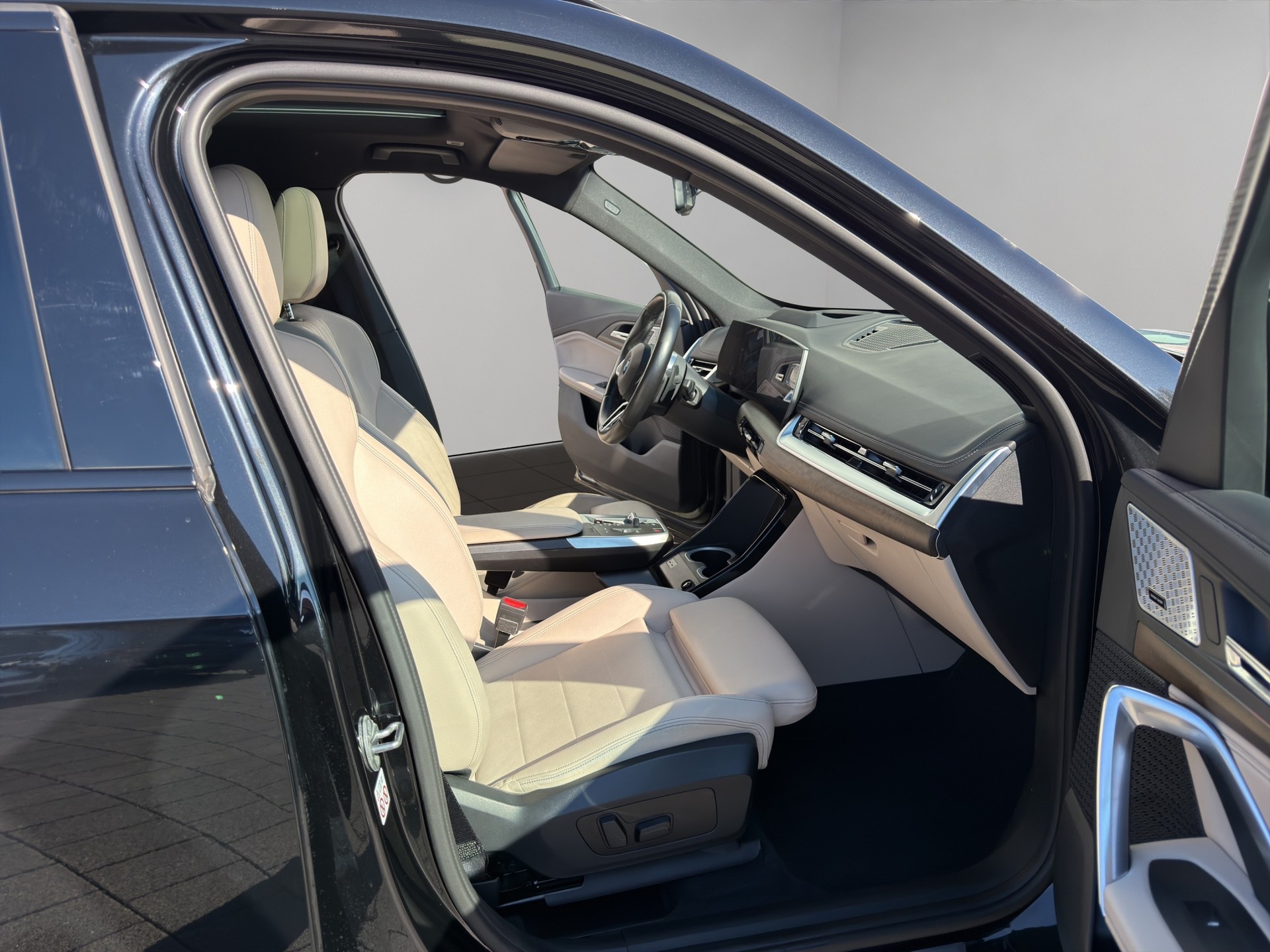 BMW X1 xDrive 23d 48V M Sport-image-18