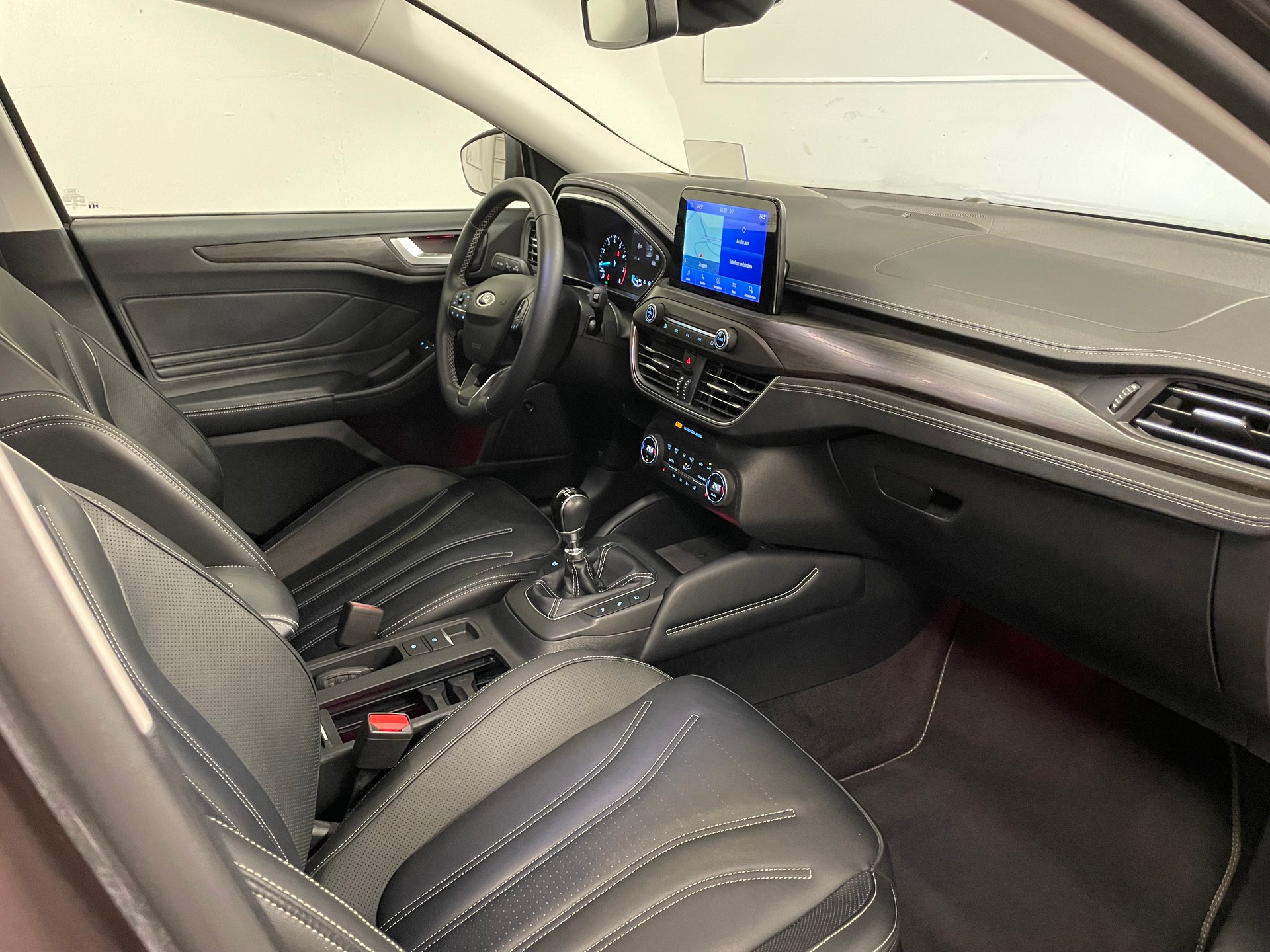 FORD Focus 1.0 SCTi Business-image-7