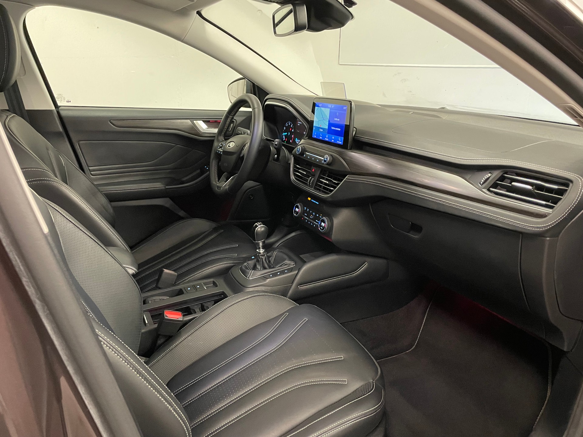 FORD Focus 1.0 SCTi Business-image-11