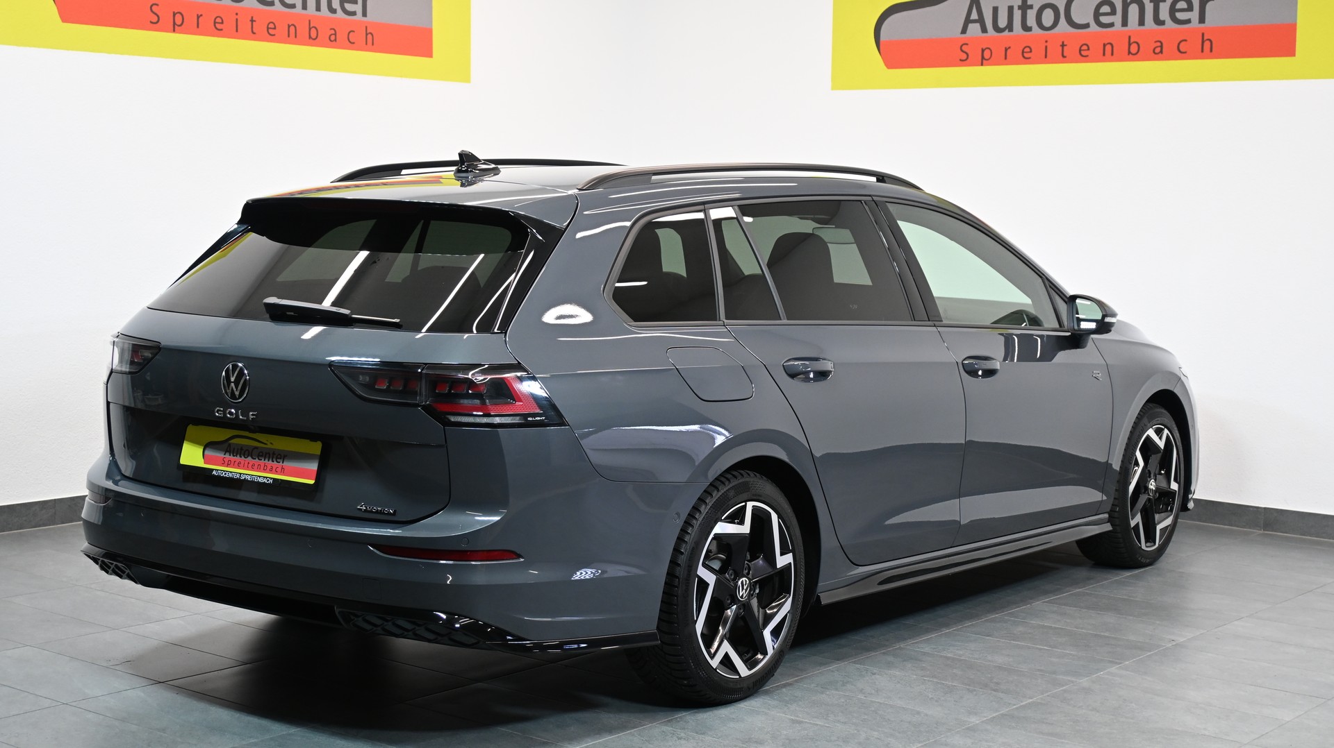 VW Golf Variant 2.0 TSI R-Line DSG 4 Motion-image-11