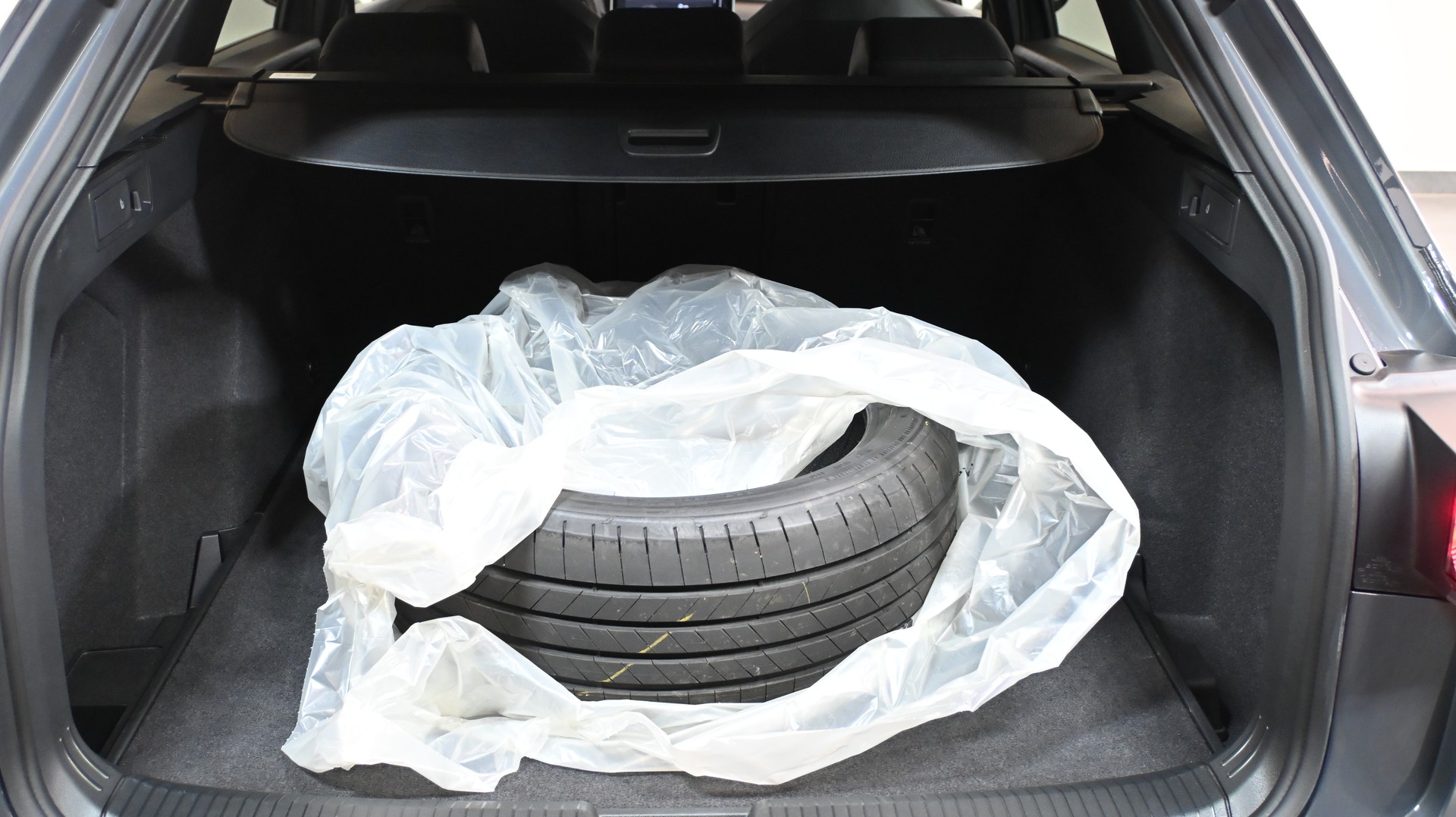 VW Golf Variant 2.0 TSI R-Line DSG 4 Motion-image-10
