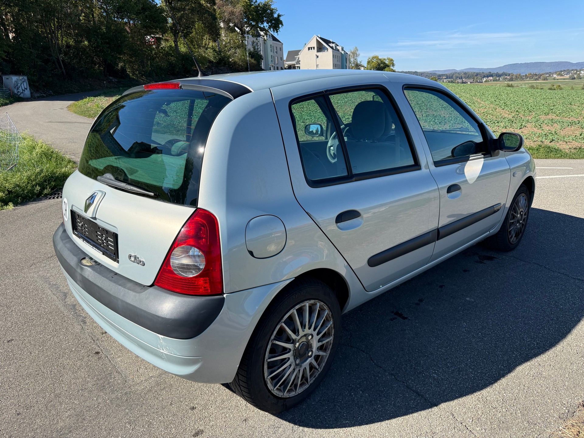 RENAULT Clio 1.6 16V Initiale-image-3