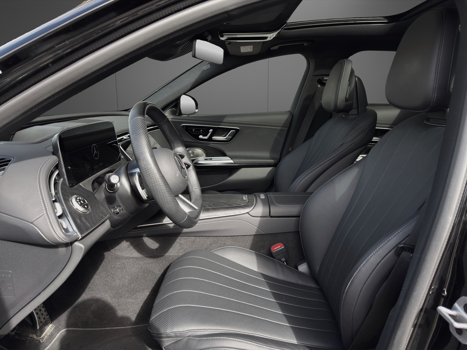 MERCEDES-BENZ E 300 e 4Matic EQ Hybrid 9G-Tronic AMG Line-image-7