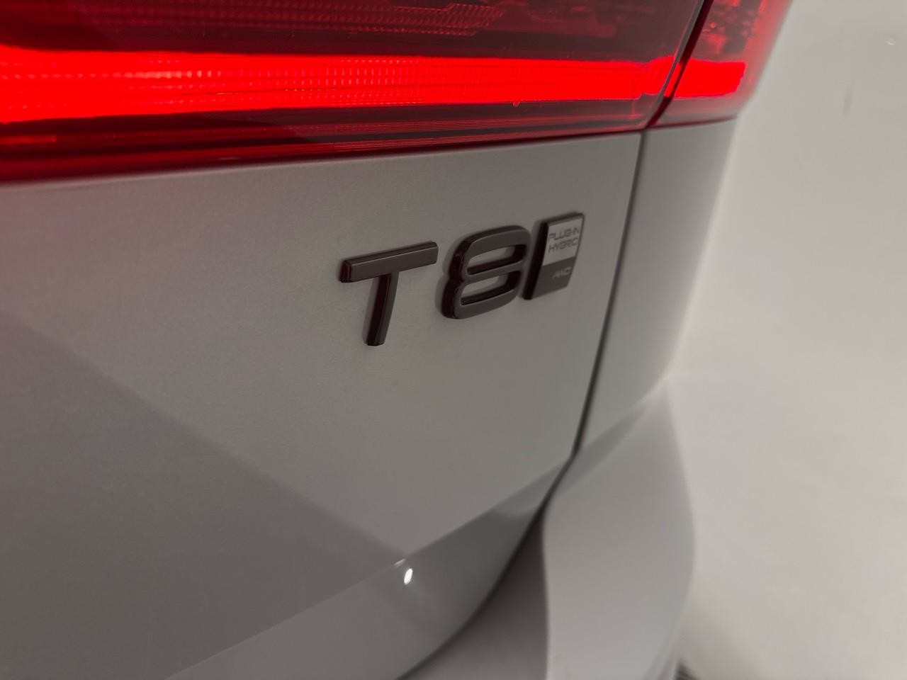 VOLVO XC60 T8 eAWD PluginHybrid Black Edition Geartronic-image-15