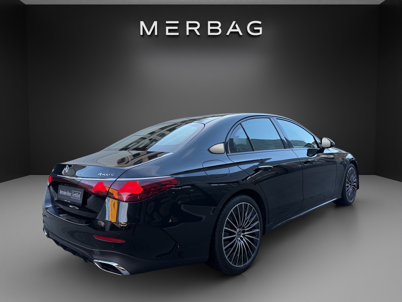 MERCEDES-BENZ E 220 d 4Matic 9G-Tronic-image-5