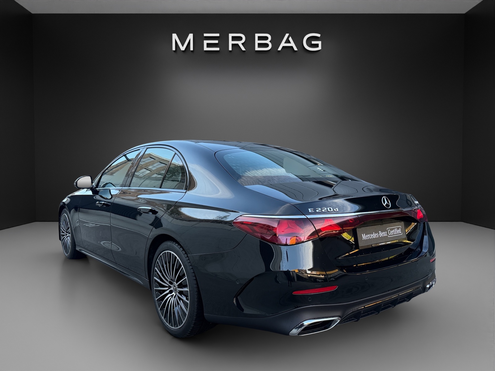 MERCEDES-BENZ E 220 d 4Matic 9G-Tronic-image-7