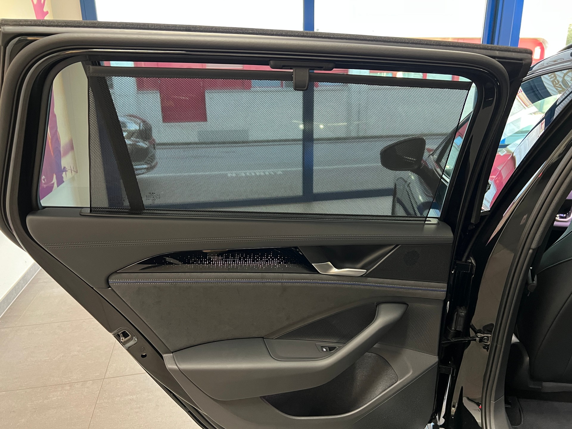 VW Passat Variant 2.0 TDI evo R-Line 4 Motion DSG-image-24