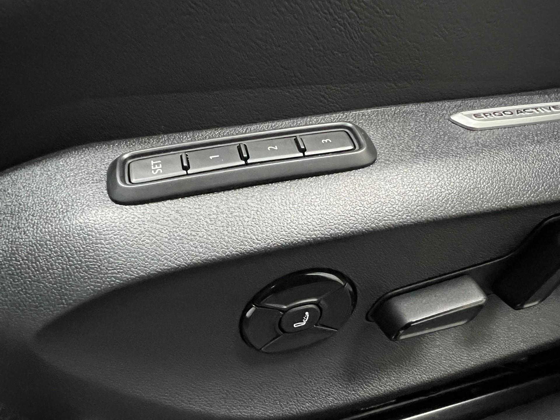 VW Passat Variant 2.0 TDI evo R-Line 4 Motion DSG-image-13