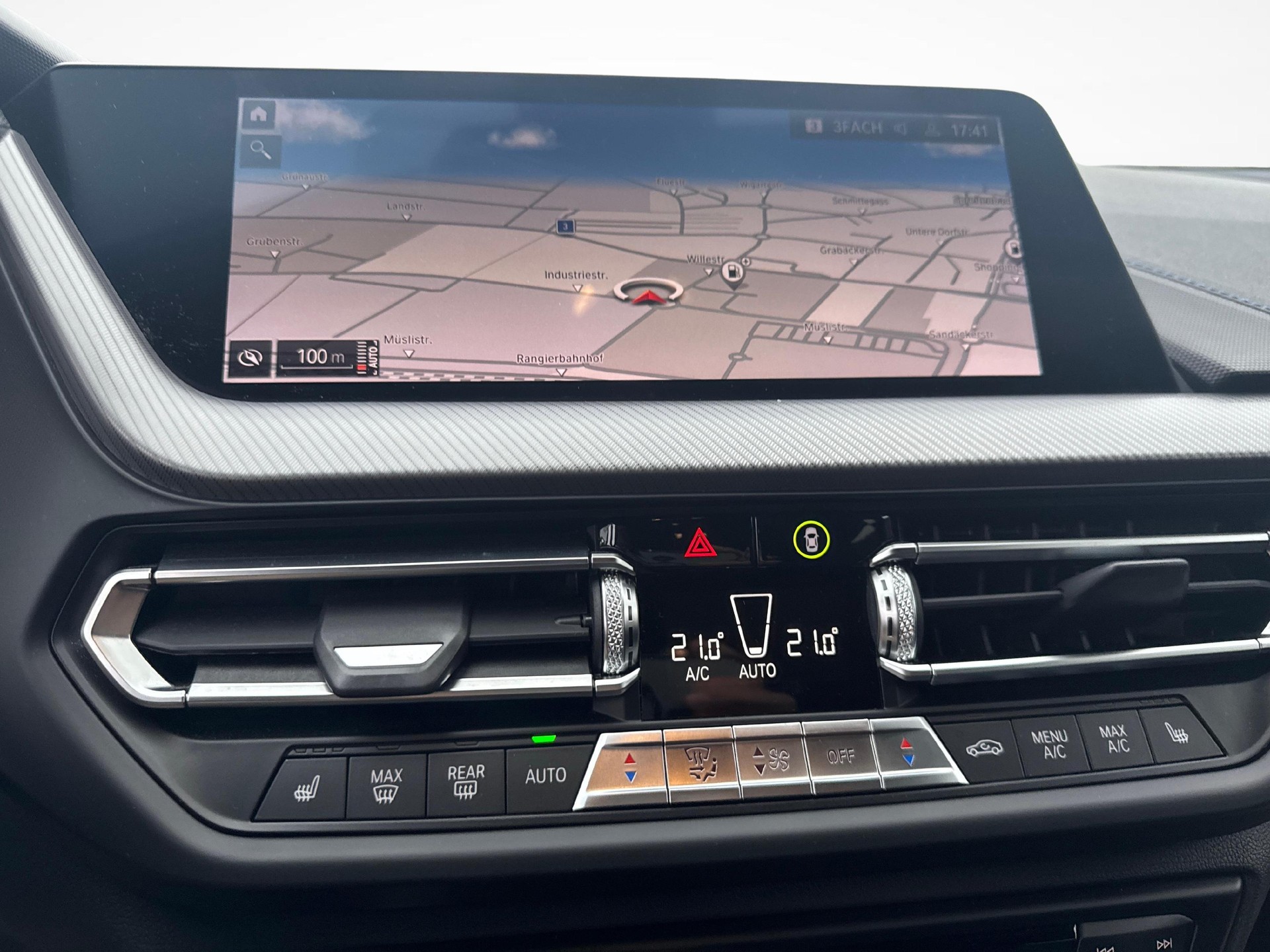 BMW 1er Reihe F40 118i-image-15