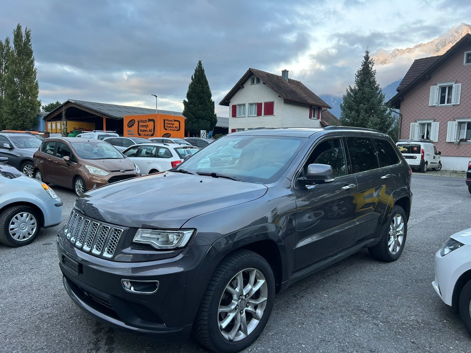 JEEP Grand Cherokee 3.0 CRD Summit Automatic-image-2