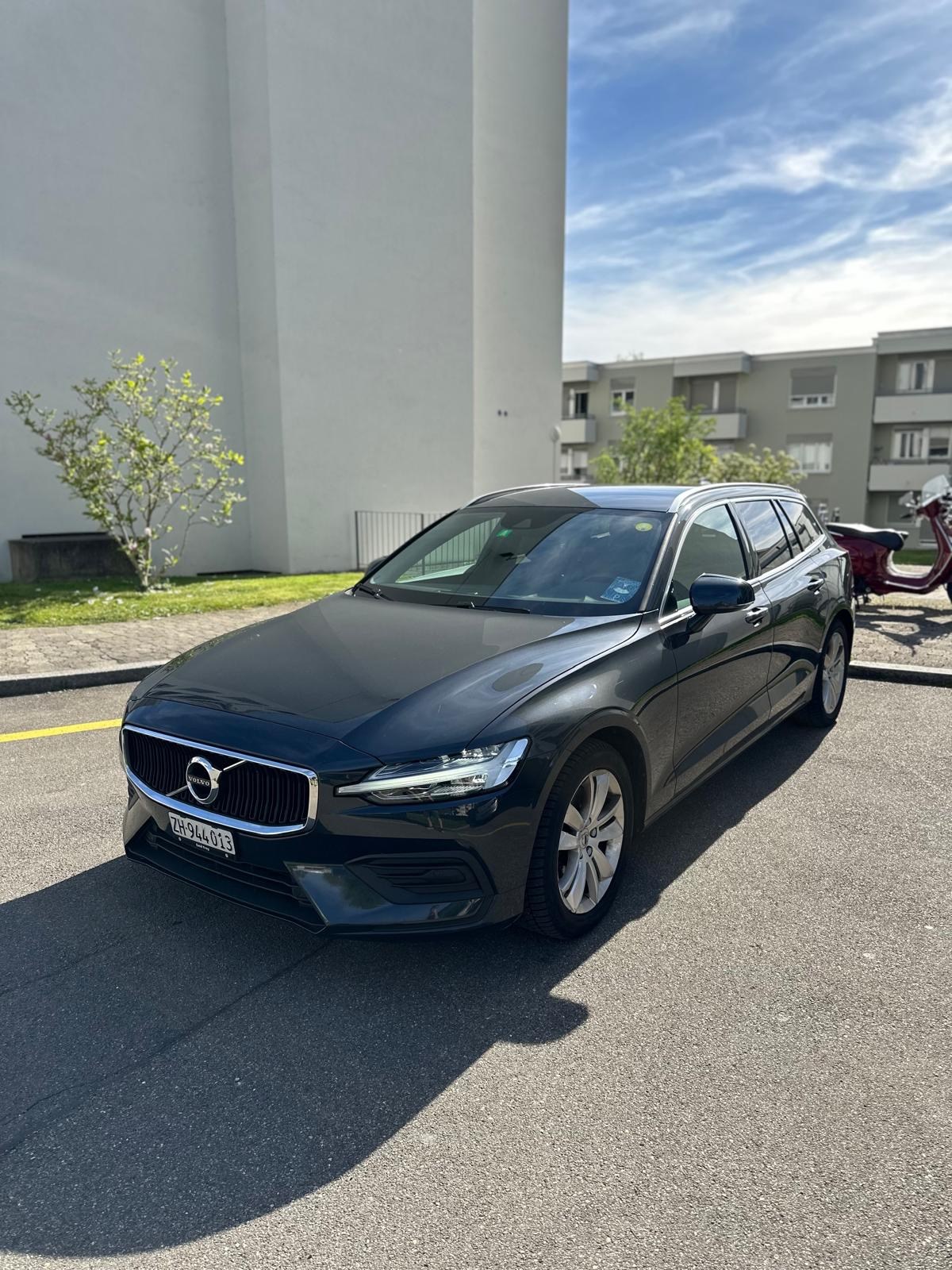 VOLVO V60 D4 AWD Momentum Geartronic-image-8