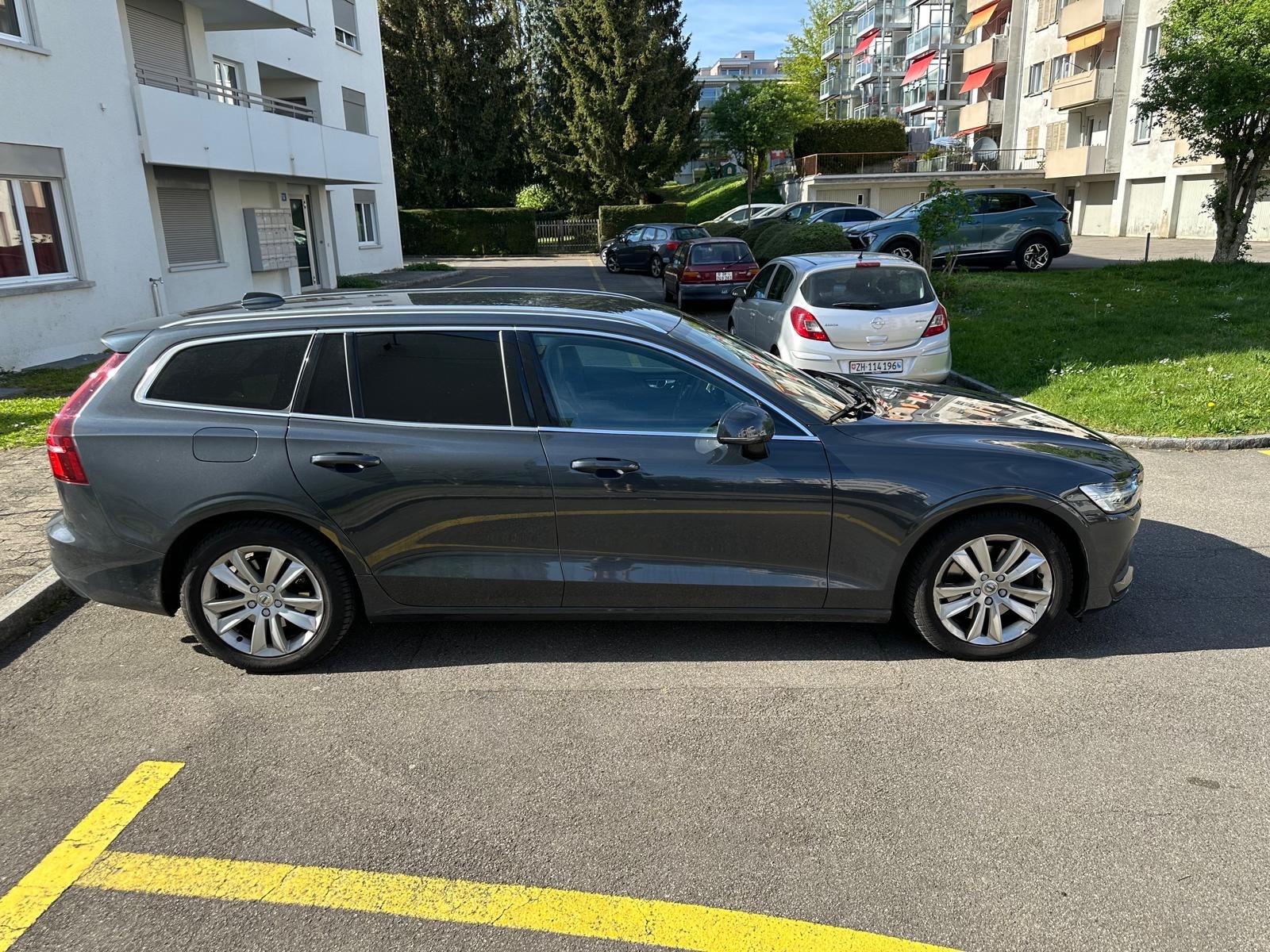 VOLVO V60 D4 AWD Momentum Geartronic-image-3
