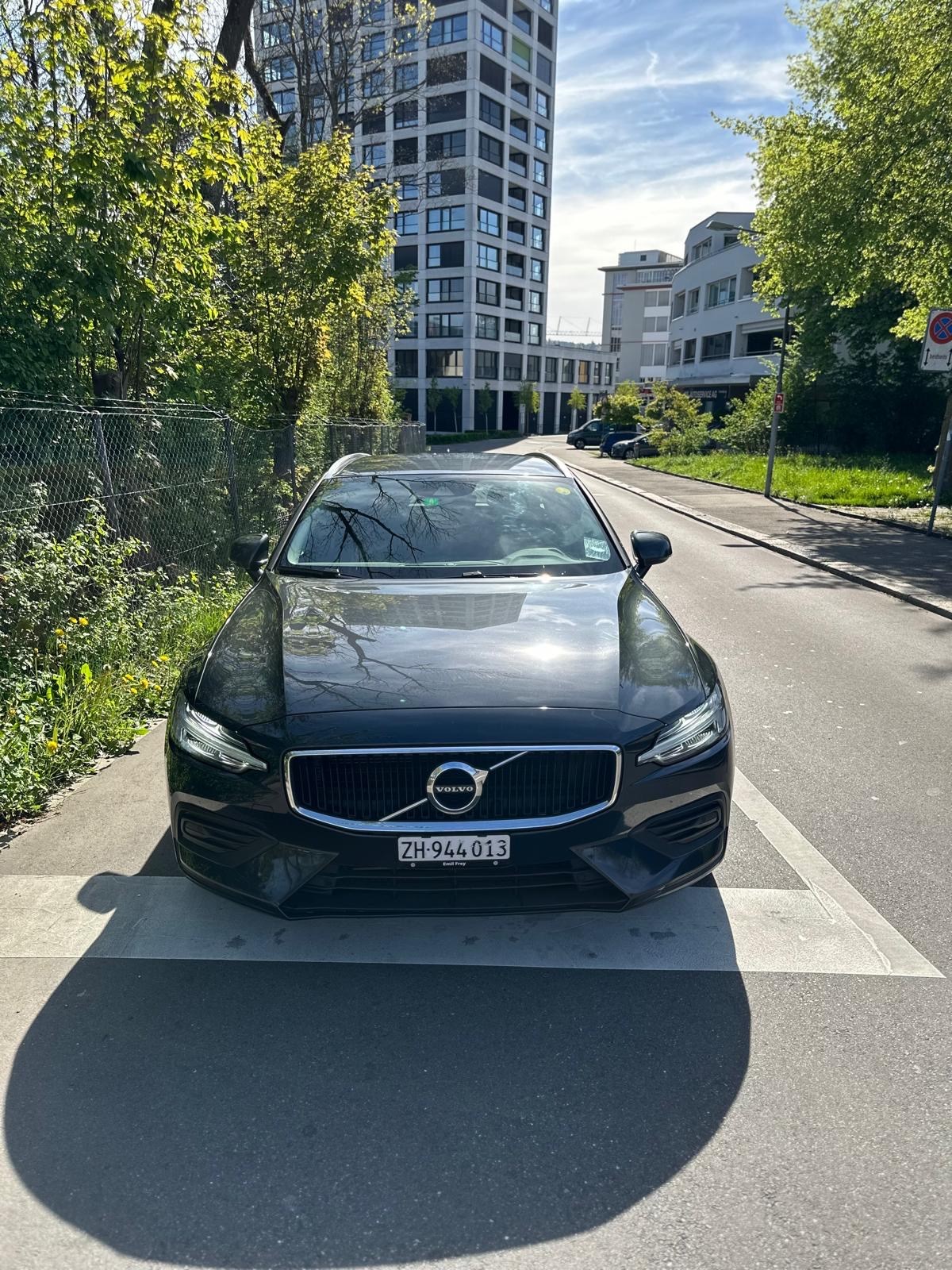 VOLVO V60 D4 AWD Momentum Geartronic-image-2