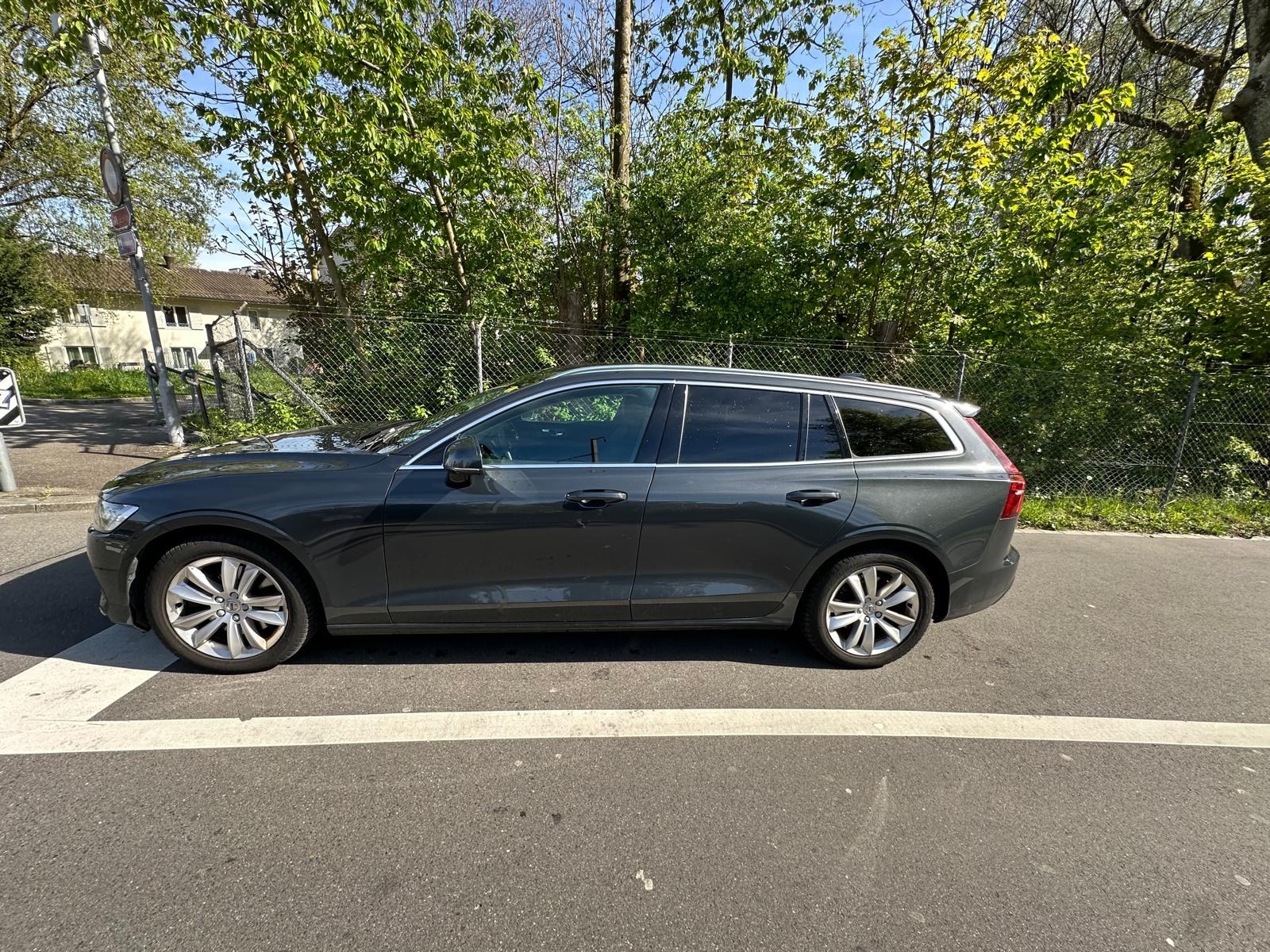 VOLVO V60 D4 AWD Momentum Geartronic-image-13