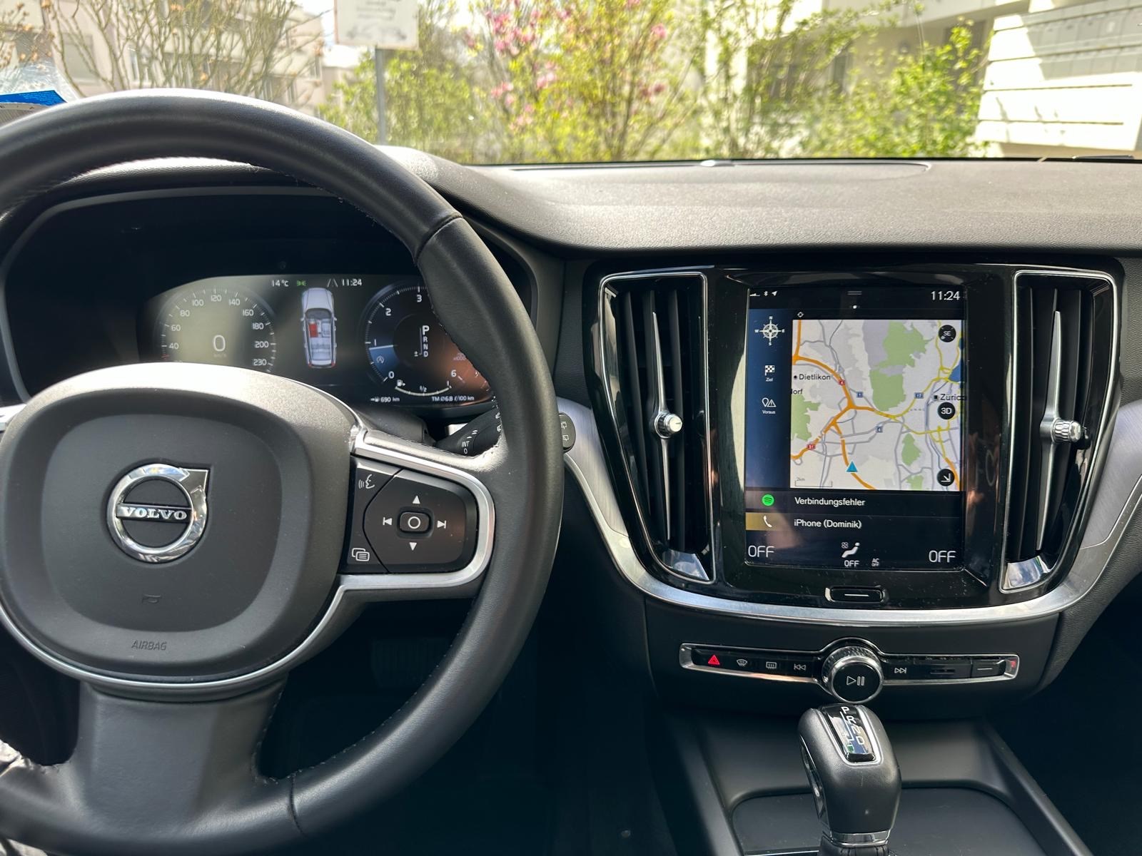 VOLVO V60 D4 AWD Momentum Geartronic-image-5
