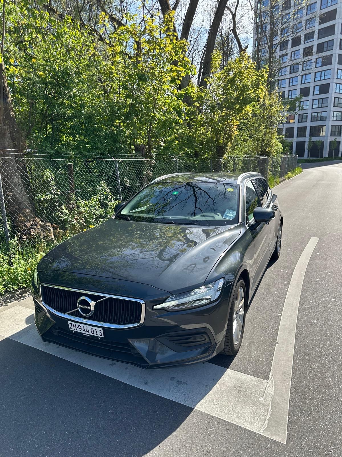 VOLVO V60 D4 AWD Momentum Geartronic-image-4