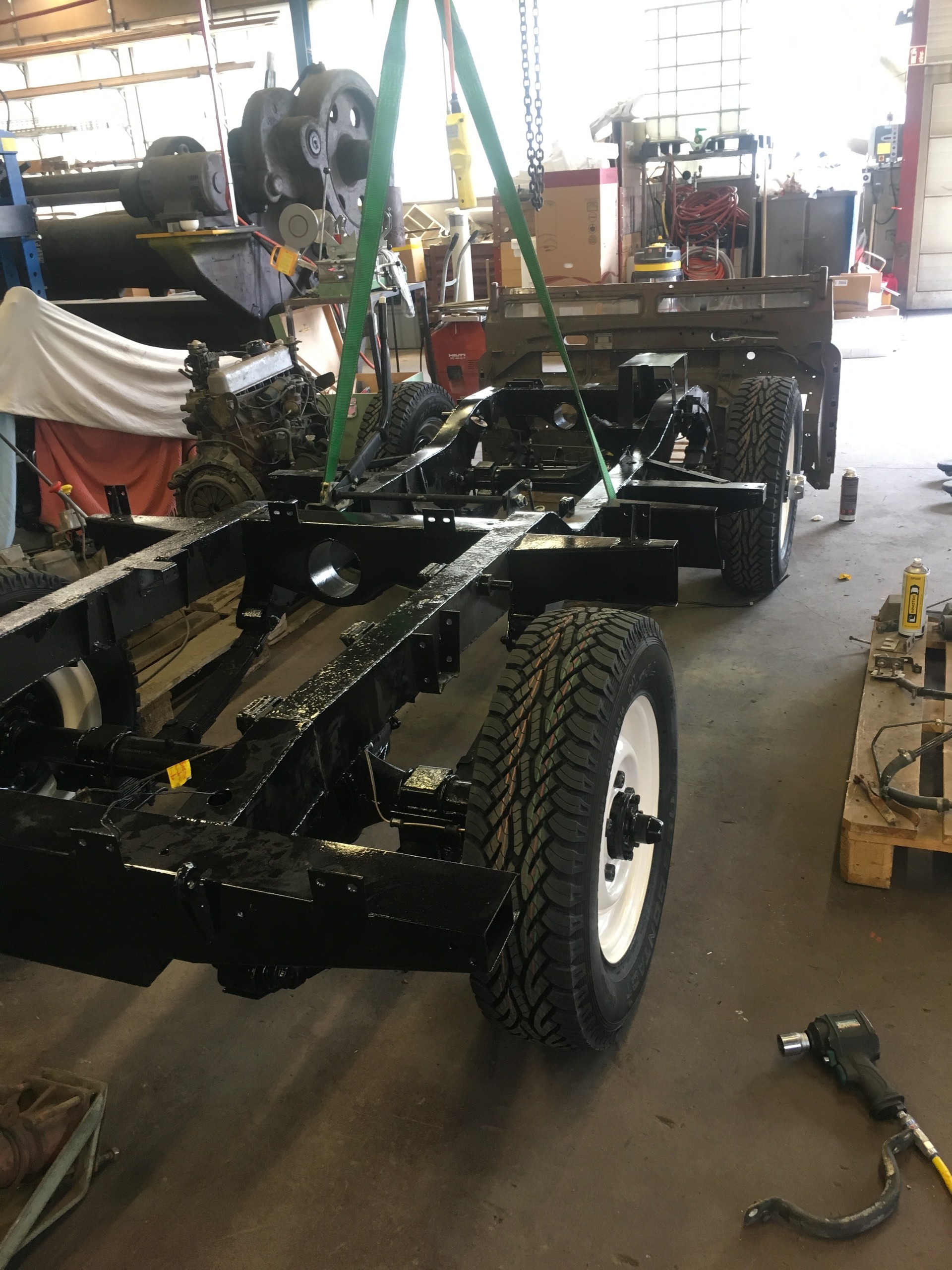 LAND ROVER 88 Serie III-image-12