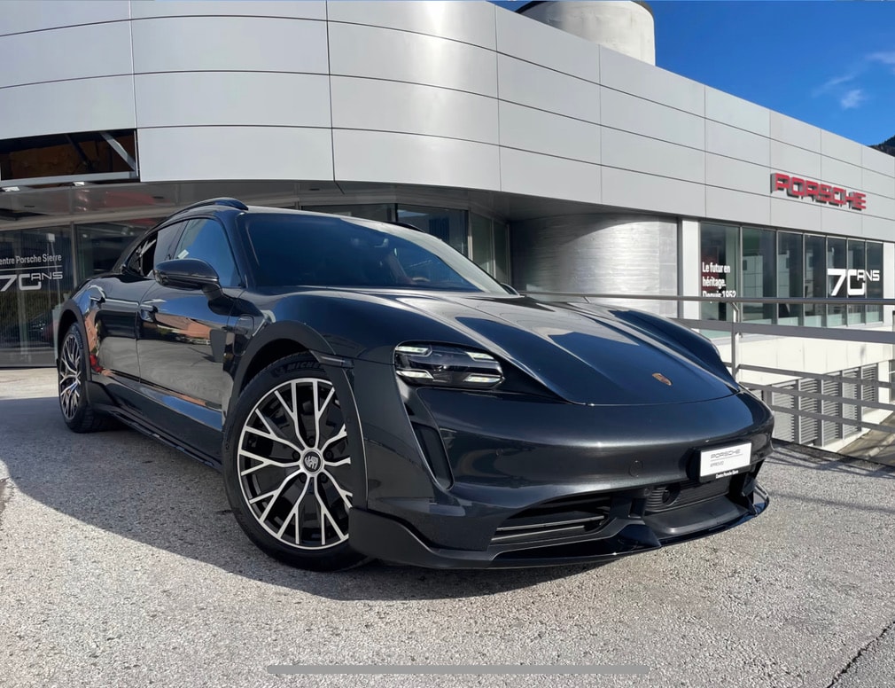 PORSCHE Taycan Turbo Cross Turismo-image-5