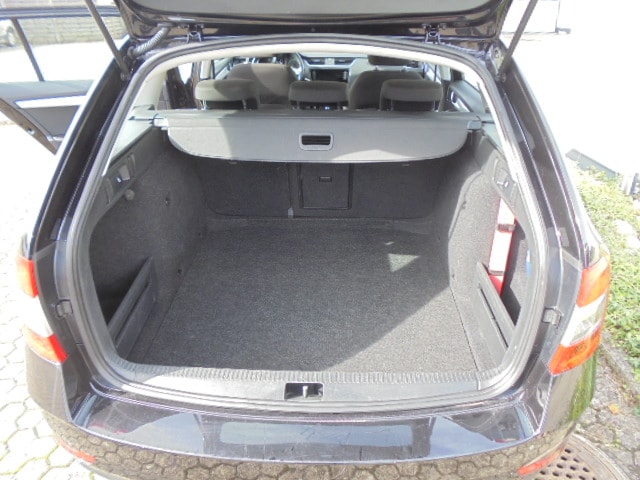SKODA Octavia Combi 1.5 TSI Ambition DSG-image-10