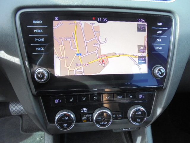SKODA Octavia Combi 1.5 TSI Ambition DSG-image-8