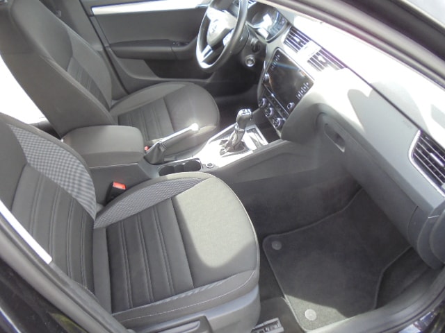 SKODA Octavia Combi 1.5 TSI Ambition DSG-image-13