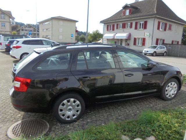 SKODA Octavia Combi 1.5 TSI Ambition DSG-image-2