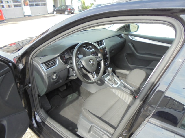 SKODA Octavia Combi 1.5 TSI Ambition DSG-image-6