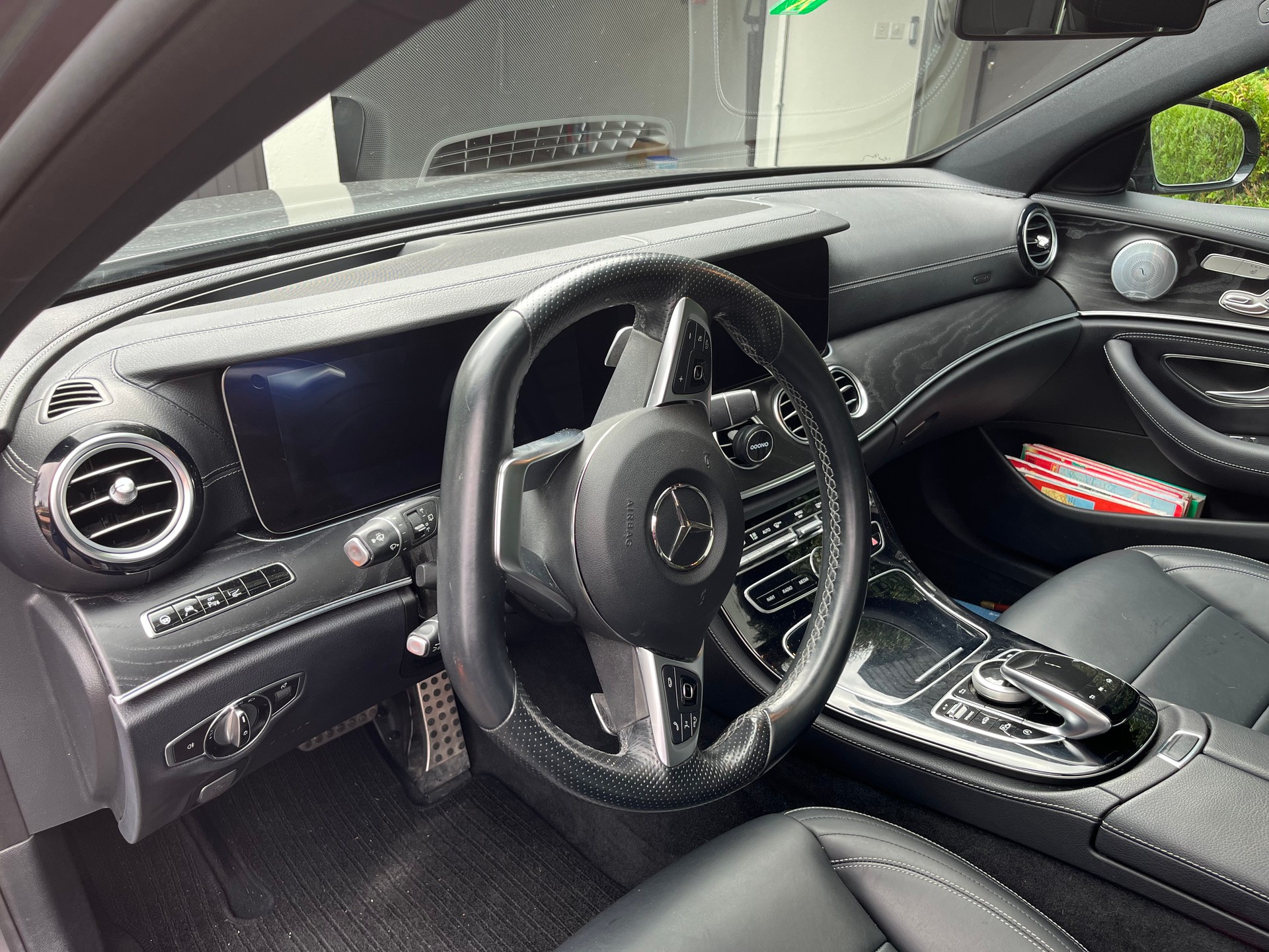 MERCEDES-BENZ E 350 d AMG Line 4Matic 9G-Tronic-image-3