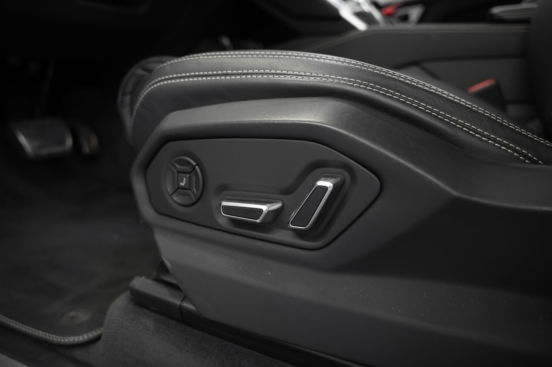 LAMBORGHINI Urus E-Gear-image-18