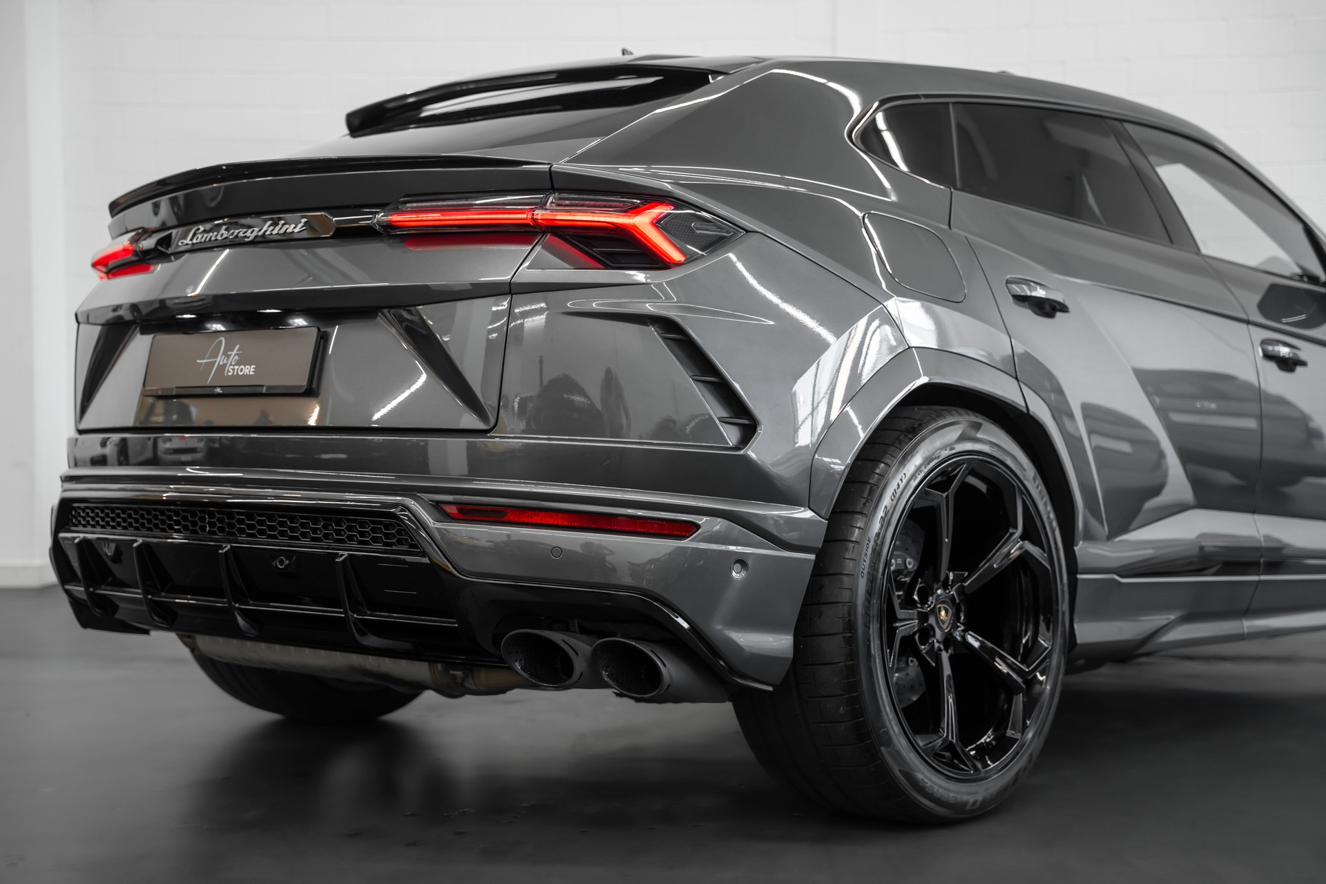 LAMBORGHINI Urus E-Gear-image-6