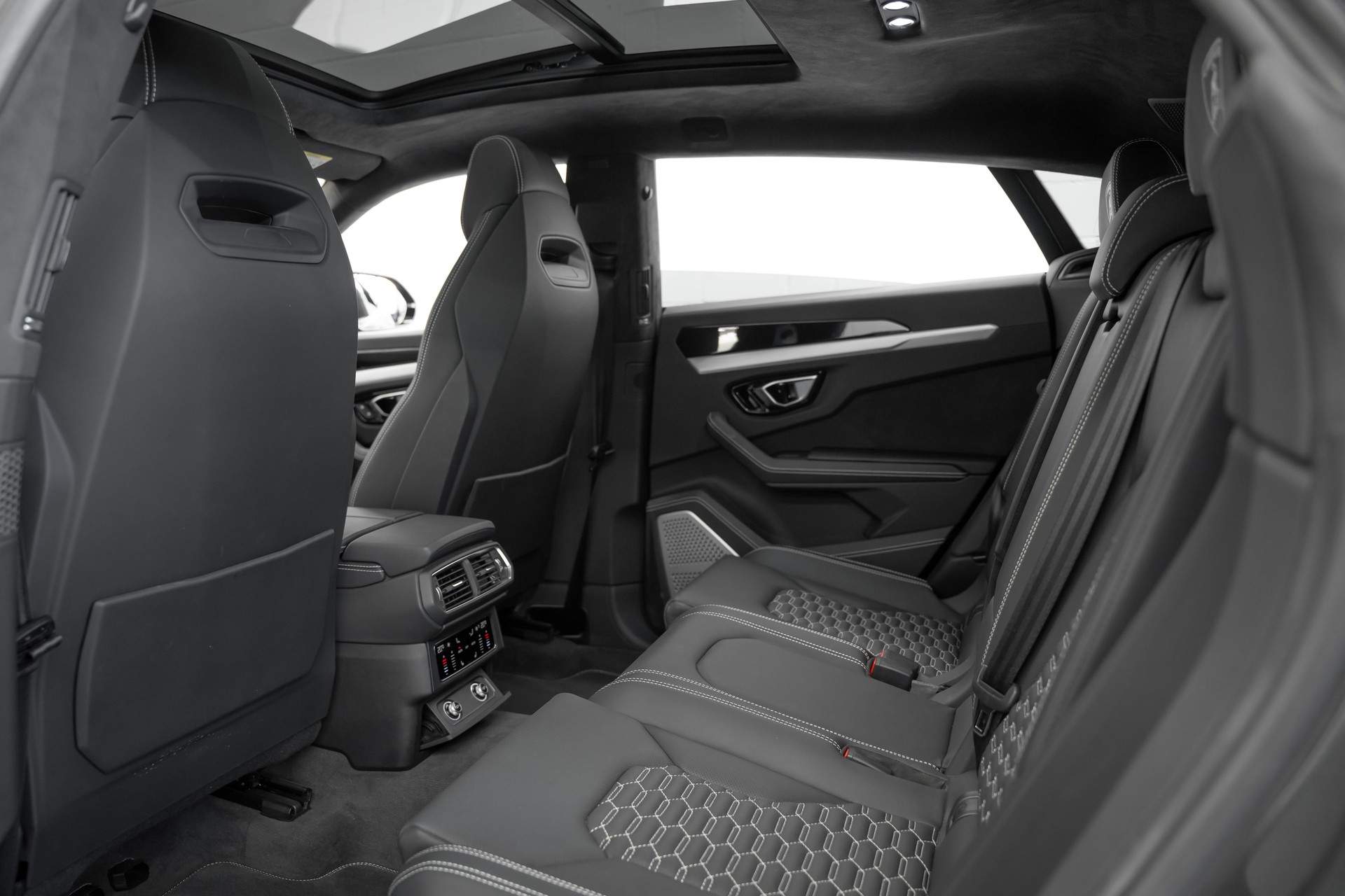 LAMBORGHINI Urus E-Gear-image-13