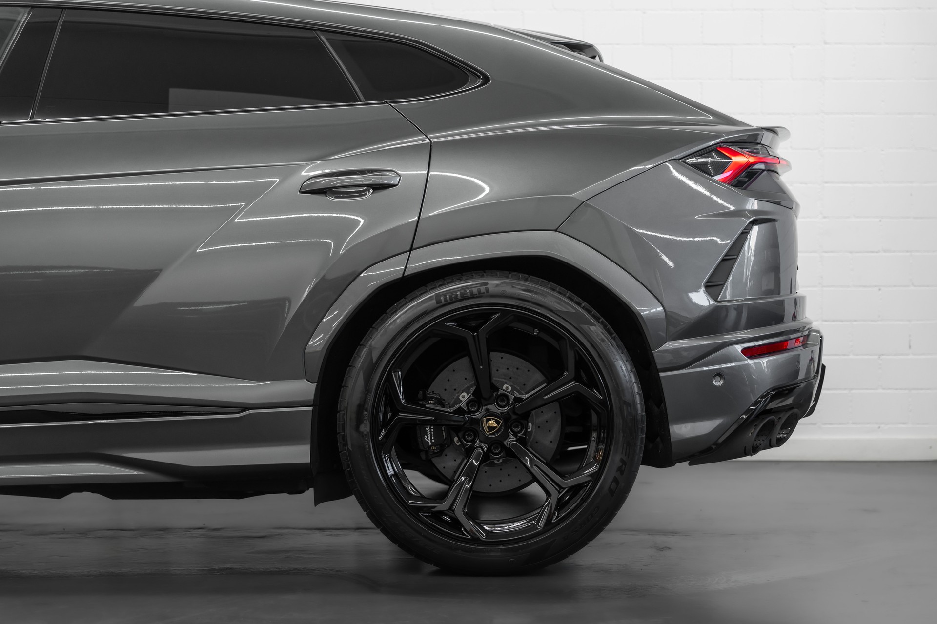 LAMBORGHINI Urus E-Gear-image-10