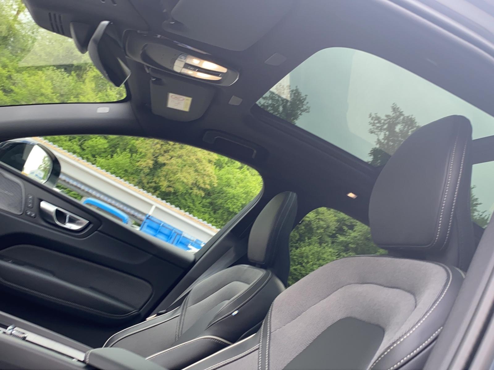 VOLVO XC60 2.0 T6 TE Ultra Dark eAWD-image-19