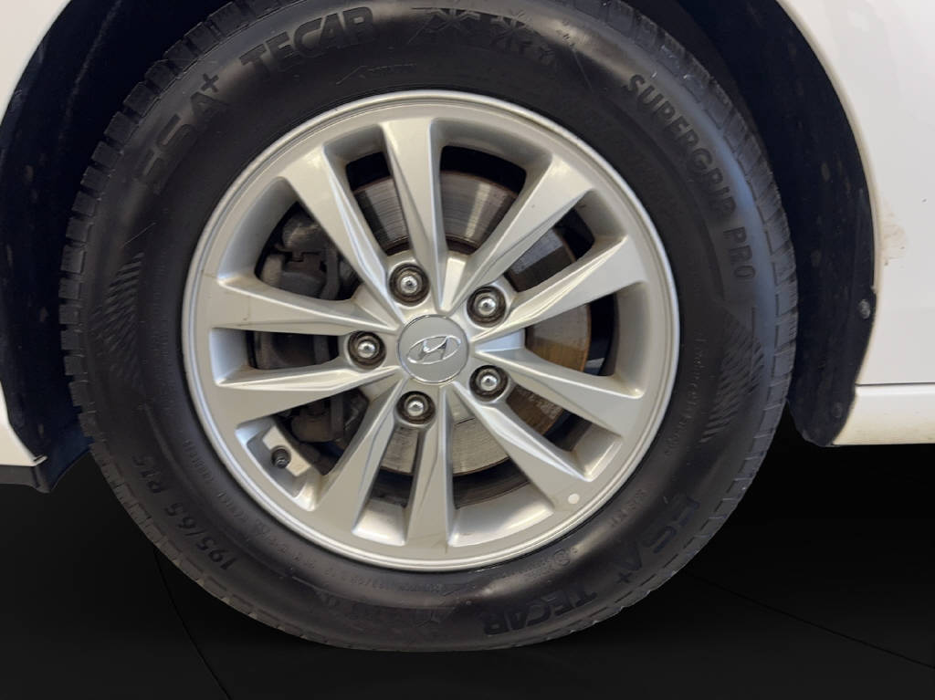 HYUNDAI i30 1.4 T-GDi Origo-image-11