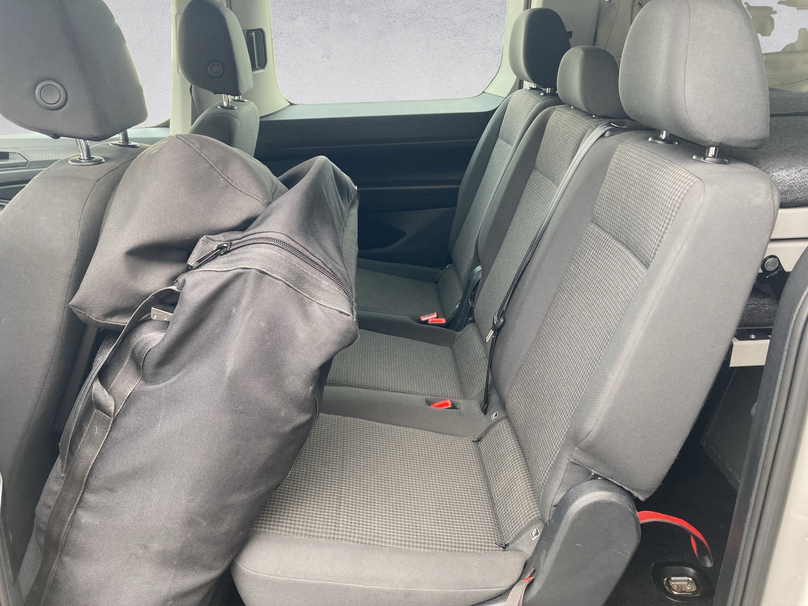 VW Caddy Maxi 2.0 TDI California-image-7