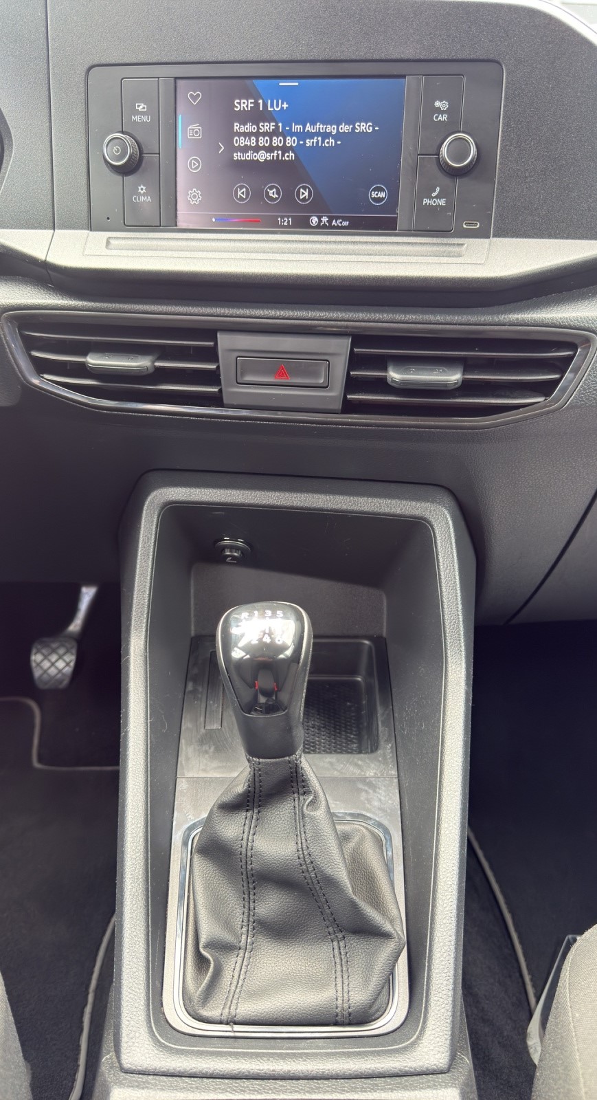 VW Caddy Maxi 2.0 TDI California-image-11
