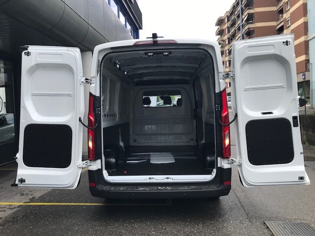 MAXUS Deliver 9 2.0D L3H2 FWD Luxury-image-8