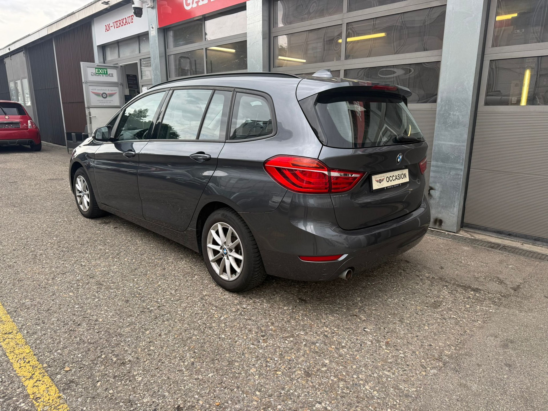 BMW 218d Gran Tourer Steptronic-image-6