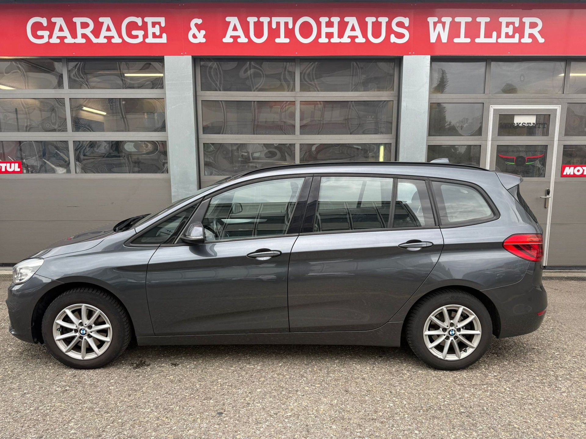 BMW 218d Gran Tourer Steptronic-image-7